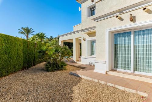 Three-Bedroom Villa image 1
