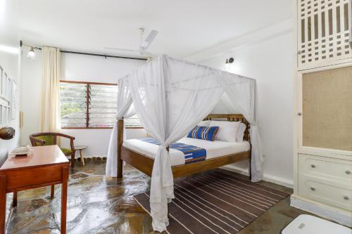 Lafayette One Bedroom Apartment, with Beach Access, Malindi in Malindi