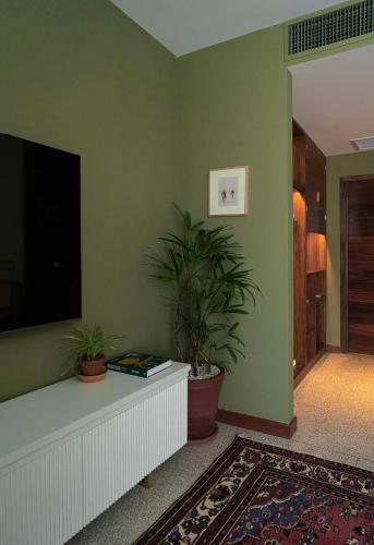 Superior King Room image 2
