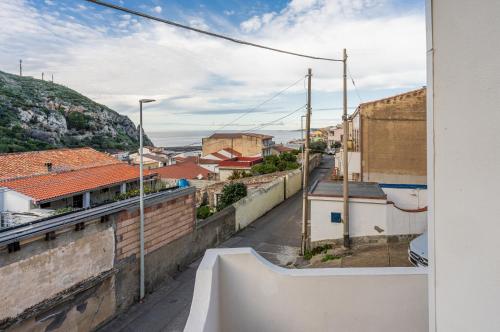 Spiaggia di Buggerru-Roomy Apartment with Balcony!