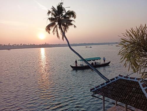 Double Room with Lake View image 10