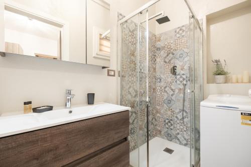 Studio Apartment image 9