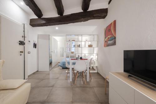 Studio Apartment image 6