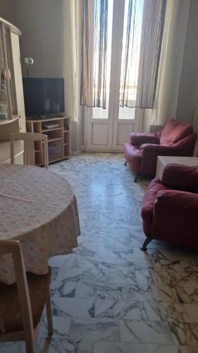 Cannes Centre One Bedroom - Tap to explore photos