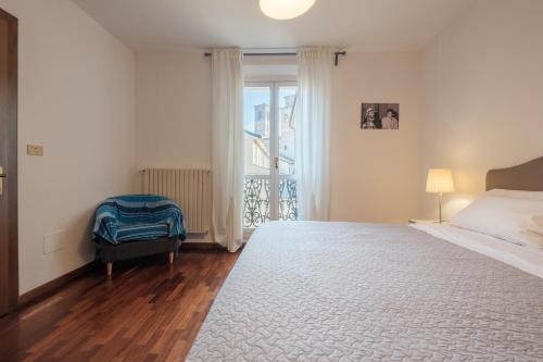 One-Bedroom Apartment image 5