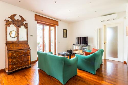 Colonna Classic Style Apartment by Wonderful Italy, Naples (photo 4)
