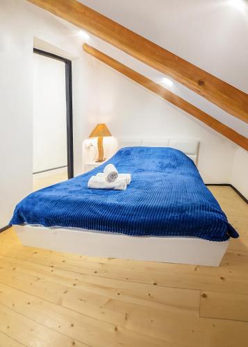 H&B apartments Aghmashenebeli