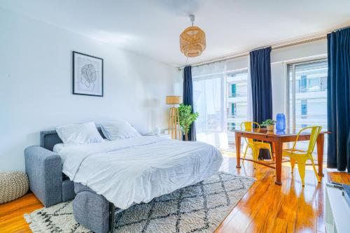 Studio cosy et calme au 1er étage avec balcon à 12 min du RER A — other in 1 Rue Mirabeau, Fontenay-sous-Bois France, 94120