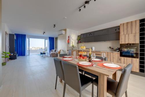 Salmar Court Holiday Apartments with Pool by Buena Vista 2