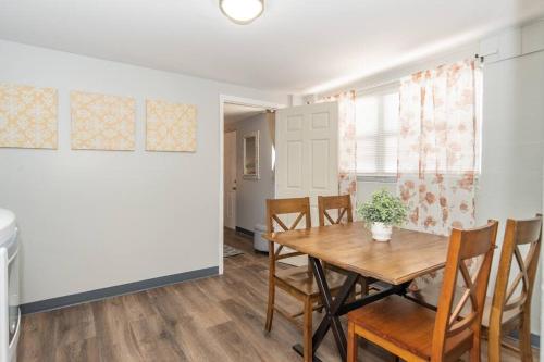 Cute & Pet Friendly! Near Legoland!