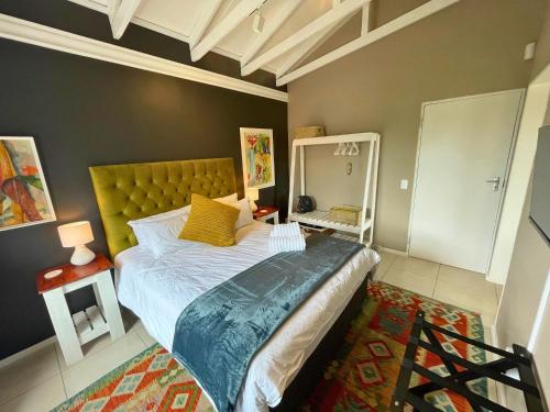 Calm Waters Guesthouse: Robberg Room