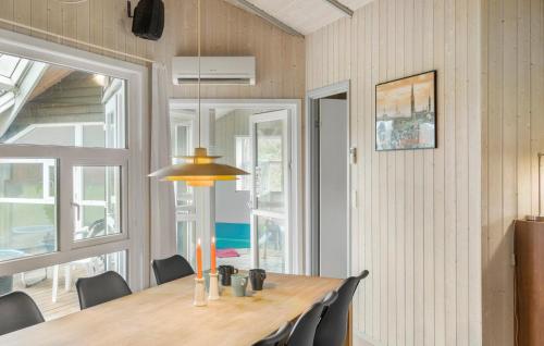 Lovely Home In Gilleleje With Kitchen