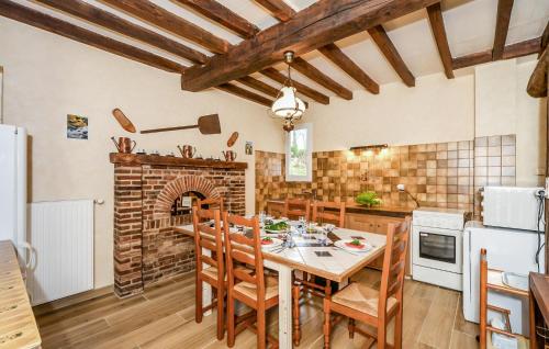 köök, Awesome Home In Rubigny in Rozoy-sur-Serre