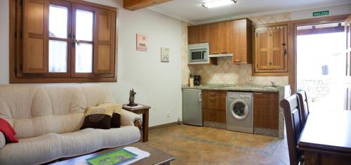 Apartamentos Valdecarzana Senda del Oso in 奧維耶多