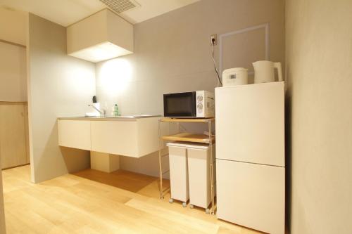 M/W HOTEL