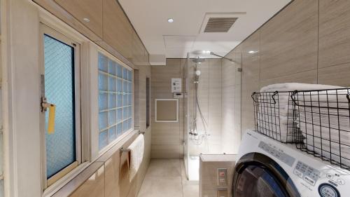 M/W HOTEL
