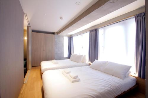M/W HOTEL