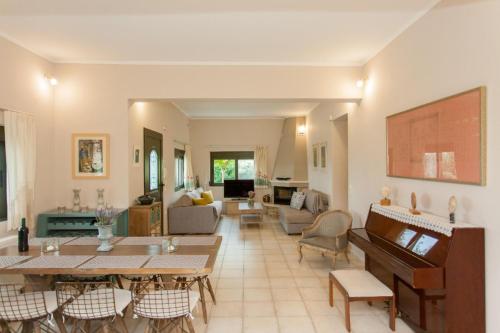 Aoria Estate Villa - image 3