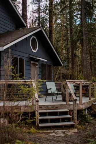 Amos Cabin - luxury in the mountains on the river.