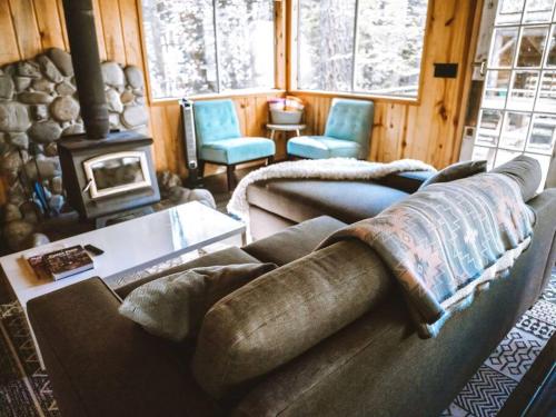 Amos Cabin - luxury in the mountains on the river.