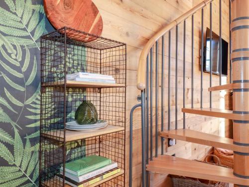 Little Beach Cabin - image 3
