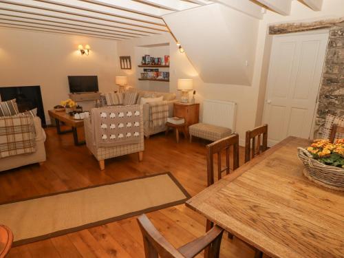 One Cheriton Row - image 13