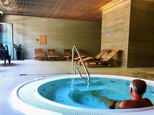 Hot tub, Akademia Hotel**** Balatonfured in Balatonfured