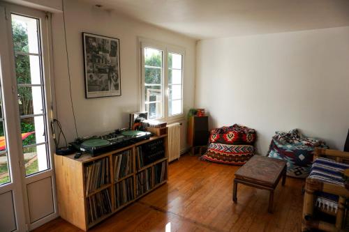 JOYU SURF SHACK 3