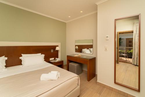 Niriides Luxury Villas - image 9