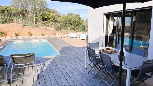 Villa Copains, 5 pers, piscine chauffée, 5 mn plage