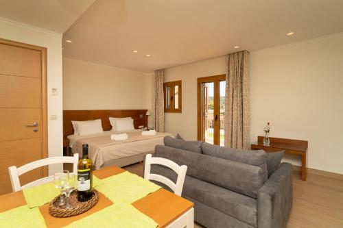 Niriides Luxury Villas - image 6