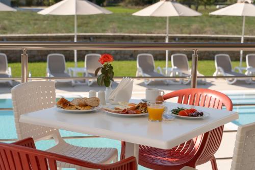 Niriides Luxury Villas - image 5