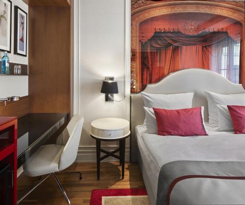 room detail thumbnail 1