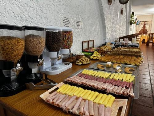 Toit ja joogid, Hotel Colonial in San Bernardo