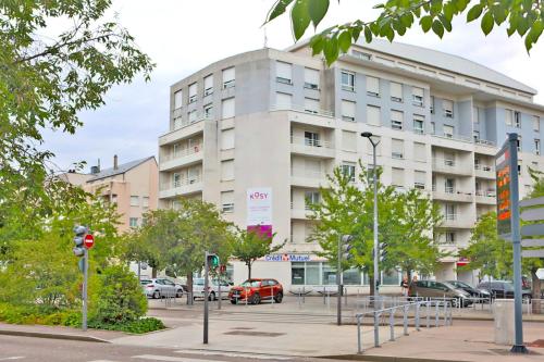 KOSY Appart'Hôtels - La Maison Des Chercheurs - Accommodation - Vandoeuvre-lès-Nancy