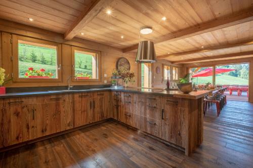 Chalets des Aravis Kitz et Buhel avec Jacuzzi 12 et 15 personnes in Les Villards-sur-Thones (Rhone-Alpes)