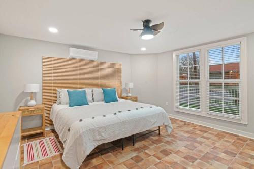 GalvestonGlam Beach Home With King Bed in Galveston, USA