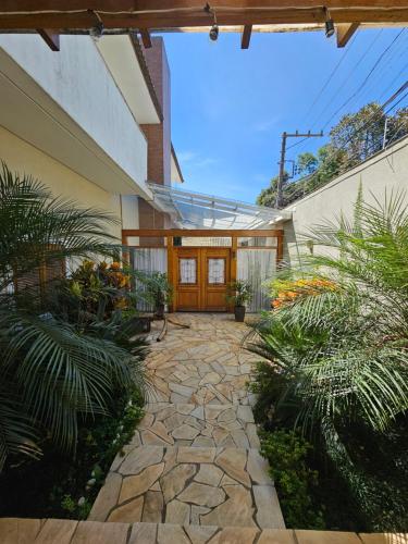 外観, Casa no pé da Serra da Cantareira (Casa no pe da Serra da Cantareira) in トレメンベー