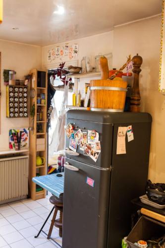 Cozy Studio Near The Canal Saint Martin - image 2