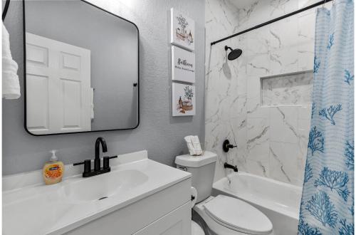 Charming Walkable 4 BR2.5 BA Near Dtown Riverwalk in San Antonio, USA