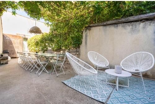 Maison de 6 chambres avec terrasse amenagee et wifi a Montfrin