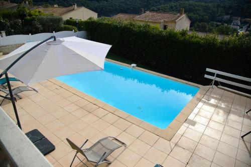 élégante villa avec piscine privée près de cassis gîte à louer Les Barles