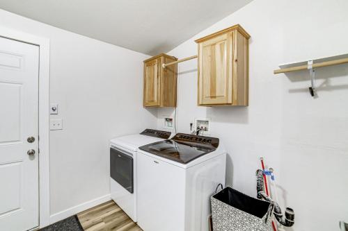 St Anthony Home with Horse Barn on 33 Acres! St Anthony Home with Horse Barn on 33 Acres!