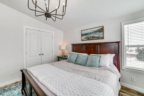 St Anthony Home with Horse Barn on 33 Acres! St Anthony Home with Horse Barn on 33 Acres!