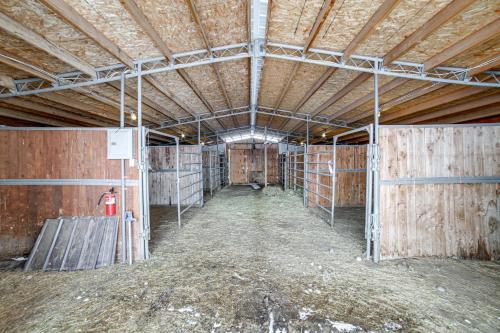 St Anthony Home with Horse Barn on 33 Acres! St Anthony Home with Horse Barn on 33 Acres!
