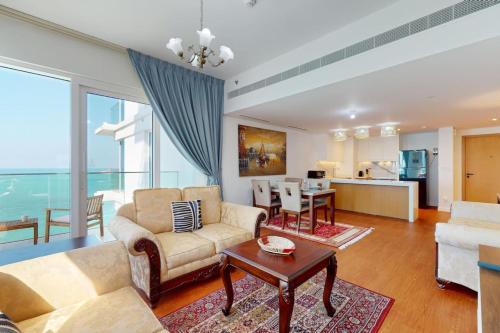 Vacationer Holiday Homes I Cosy 2 Bed I Breathtaking Sea & Ain Dubai Views l JBR Beach, Дубай (фото 2)