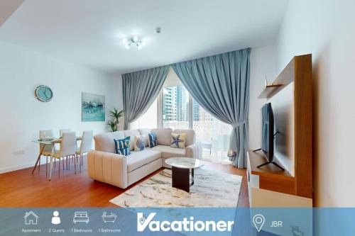 Vacationer Holiday Homes I Spacious 1 Bedroom I Private Beach Access, Dubai