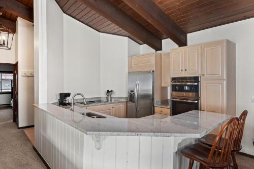 Enclave 306, Snowmass Ski-In/Ski-Out Condo w/Shared Pool/Hot Tub, Snowmass Village (photo 9)