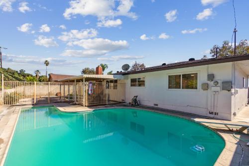 Modern Relaxing Retreat with Private Pool home in Azusa, USA