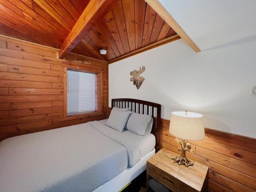 2 Units on Fife Lake with Hot Tub-Sleeps 14 2 Units on Fife Lake with Hot Tub-Sleeps 14